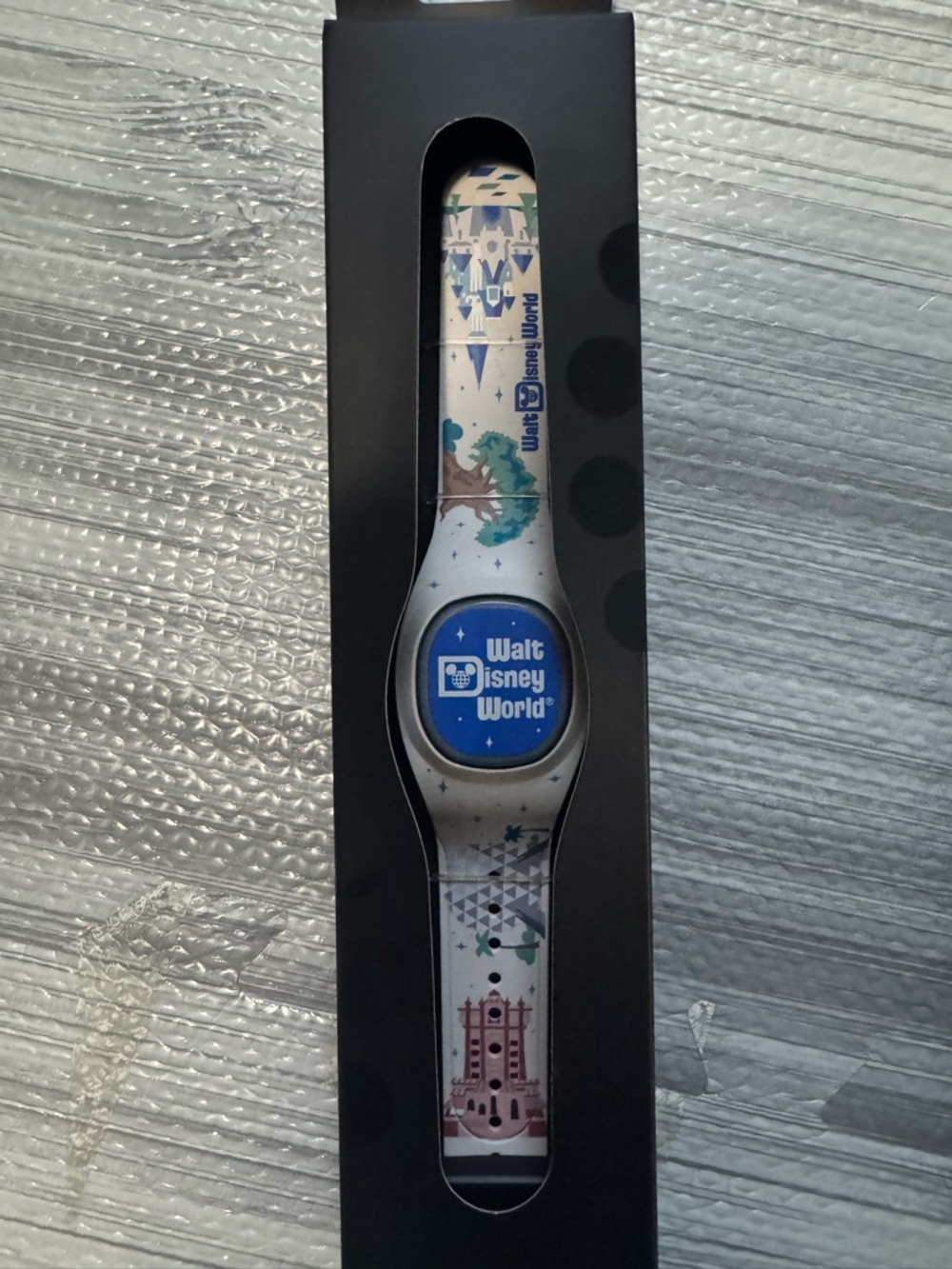 Disney MagicBand+ Pastel Castle Multicolor Wristband - Picture 2 of 3